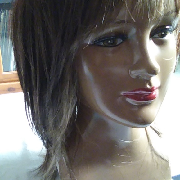 Ladies wig - Picture 15 of 16